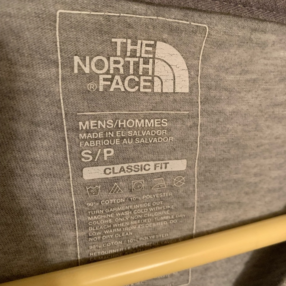 Mens size small north face tshirt